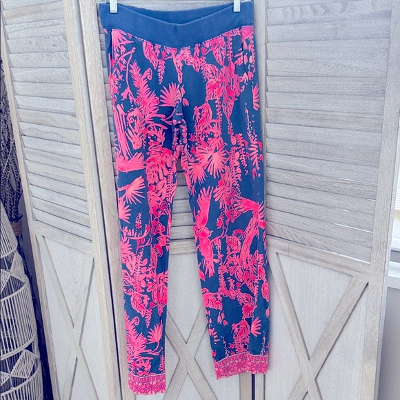 Lilly Pulitzer Seaside Beach Pants size XS pre owned has some wear - Picture 2 of 9
